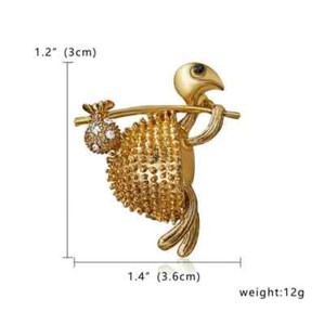 Authentic Stunning diamonte gold plated vintage look tortoise christmas brooch cake pin a9