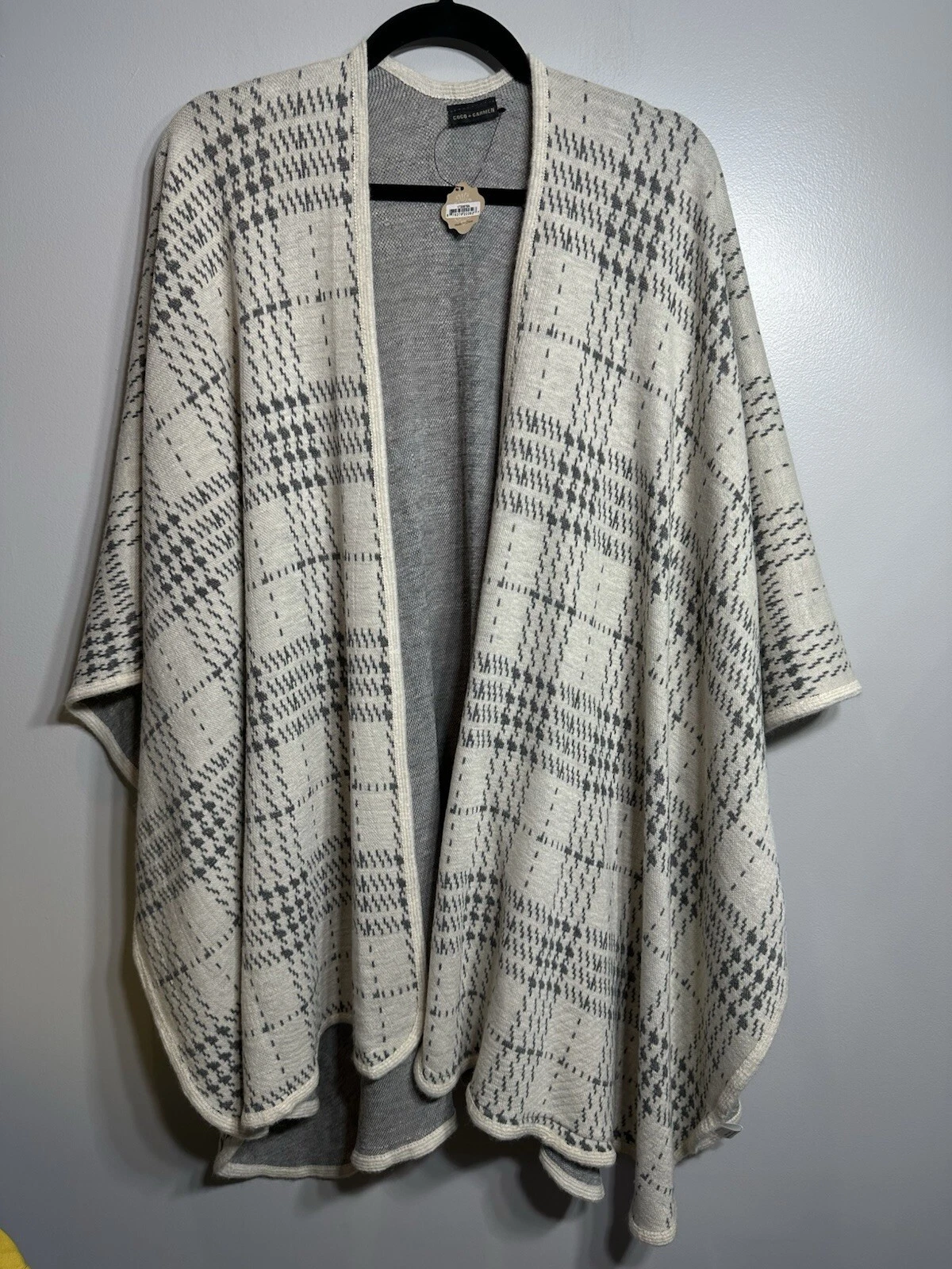 Coco + Carmen Sweater Poncho Cape Gray/Cream Plaid One Size Classic Preppy NEW