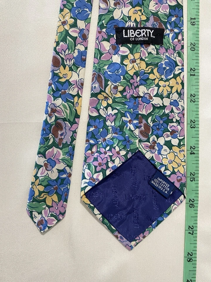 Corbata Liberty of London Hecha en EE. UU. Todo Algodón Flor Hombre Foto 4 de 4