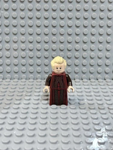 LEGO Chancellor Palpatine Minifigure with Skirt From Republic Attack Shuttle