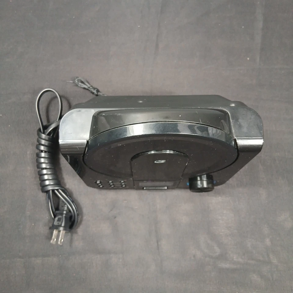 GPX HC208B Home Music System AM/FM Radio/CD Player Only Digital Clock Black - Image 2 of 4