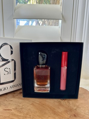 Giorgio Armani SI Women's Eau de Parfum Spray 1.7oz & Lip Maestro 501 Gift Box