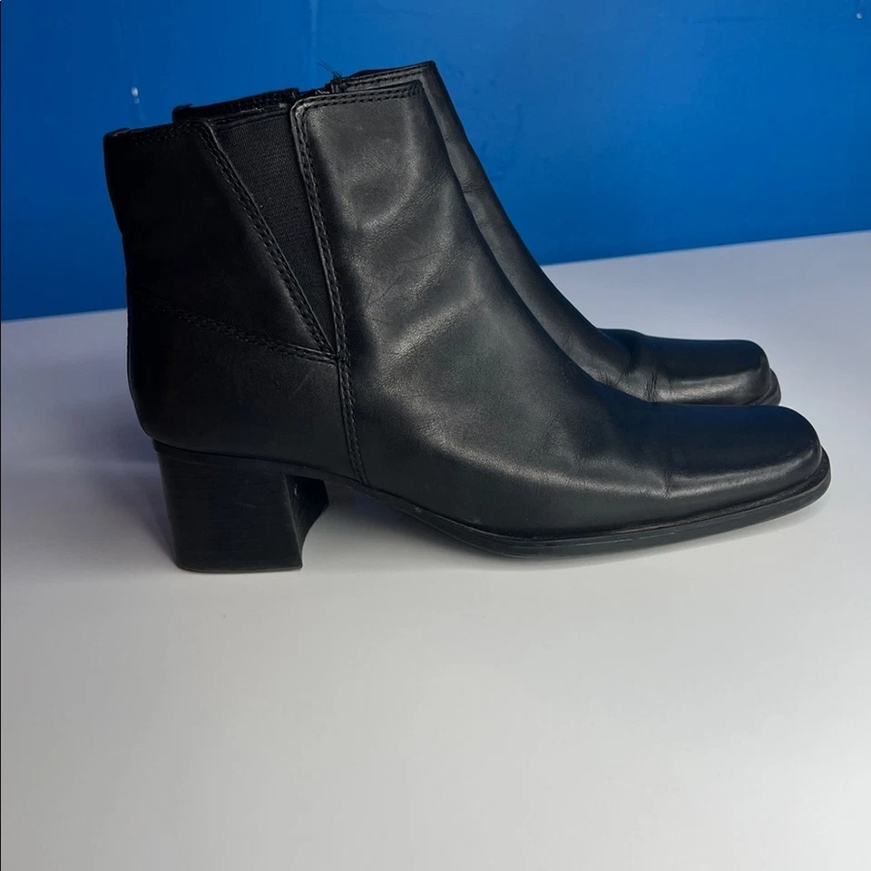 Botas al tobillo vintage de cuero con puntera cuadrada Bass de cuero negro grapas 6M Foto 3 de 4