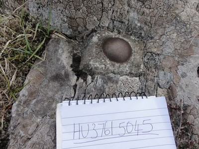 Foto A3 Neu OSBM Bolt Sound \/HU3850 Ordnance Survey Benchmark Bolzen Beschreibung c2016