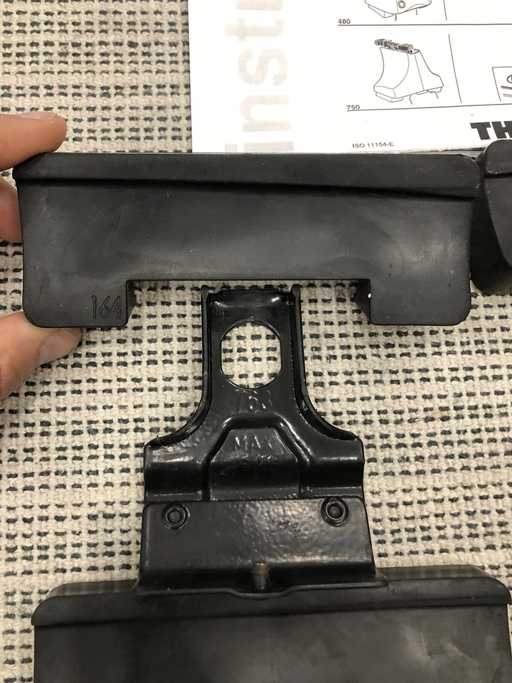 🇨🇦 Thule 1393 (141393) kit de ajuste para Volkswagen Jetta 2006 - 2010 #1597 (141597) Foto 2 de 4