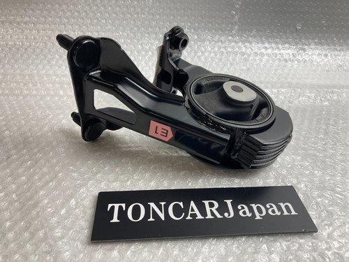 TOYOTA Genuine Prius V Rear Engine Mount 12371-37260 - Picture 7 of 24