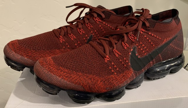 vapormax dark team red