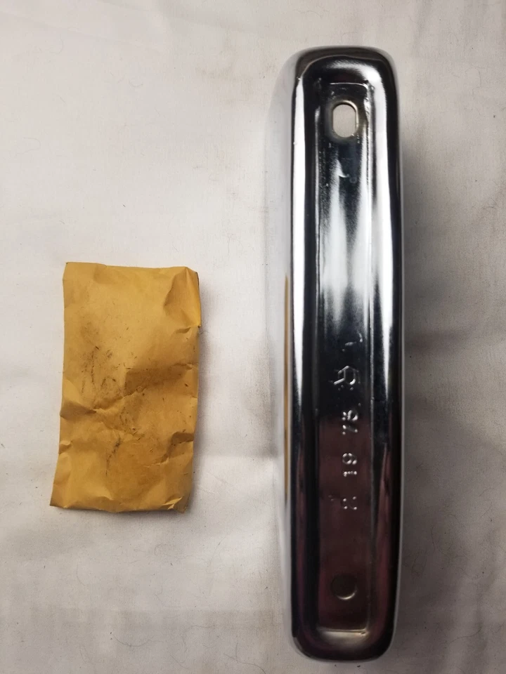 Protetor de Pára-choques OEM Ford D3OZ-17996-C 1973 Gran Torino RH - Imagem 4 de 4