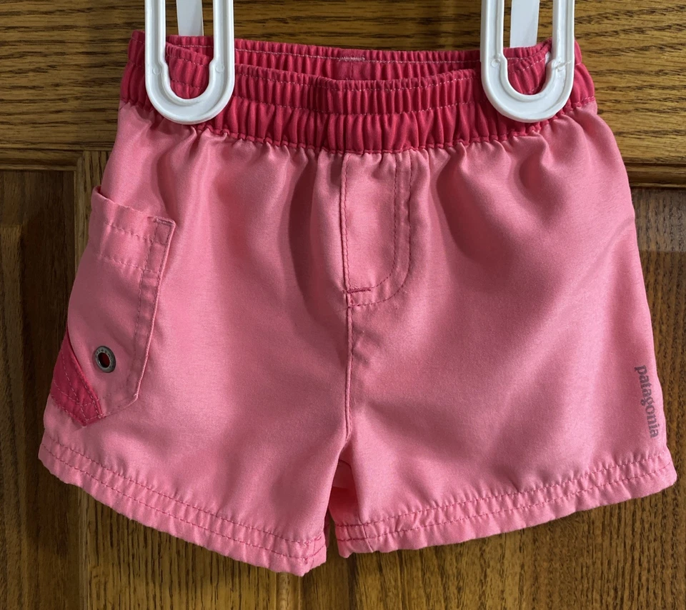 Patagonia Baby Boardshorts Größe 3 Monate rosa