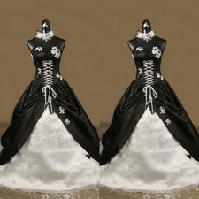 Black Gothic Wedding Dresses Lace Appliques Rushing Puffy Tiered Bridal Gowns