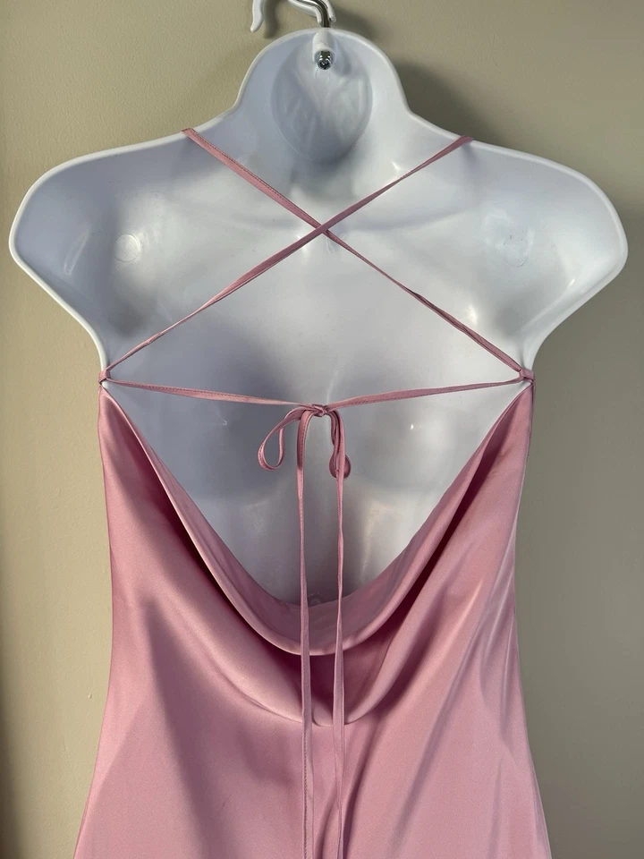 Vestido sin Mangas Forever 21 Y2K Satén Capucha Cuello Mujer S Rosa Femenino Hada Sedoso Foto 3 de 4