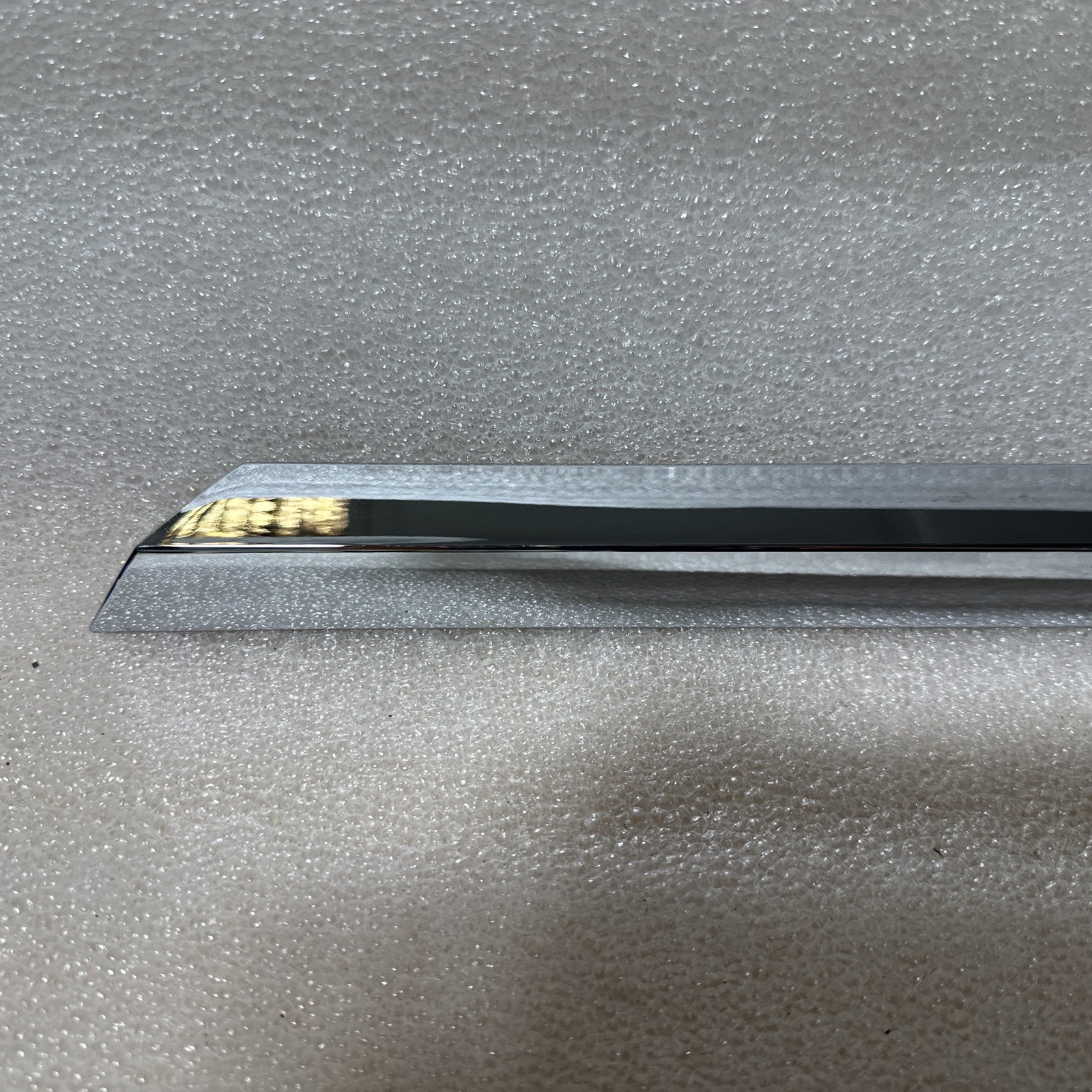 BENTLEY GT DOOR TRIM MOLDING LEFT DRIVER 2019 2020 2021 3SD853515G/H OEM
