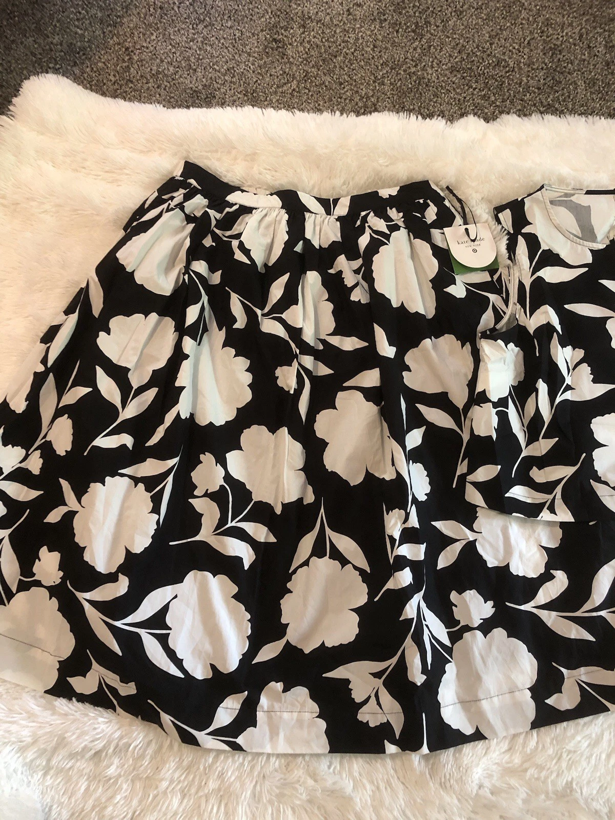 Gonna midi Kate Spade nera e avorio floreale e top abbinato grande nuova con etichetta