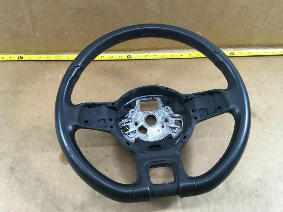 Volkswagen Beetle 2013 volante cuero puntada negra 5C0419091AG OEM. Foto 3 de 4