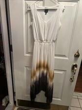simply vera wang Ladies Size XS White Dress With Fade Bottom Lined