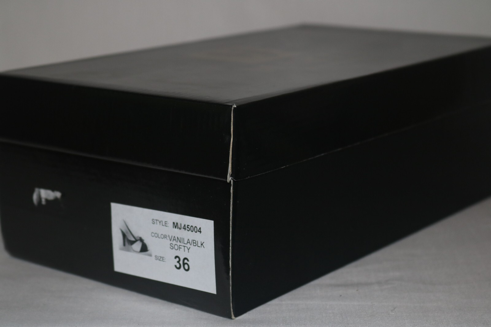 Marta Jonsson New with box. Vanila & Black slip on. UK4 £130 image 7