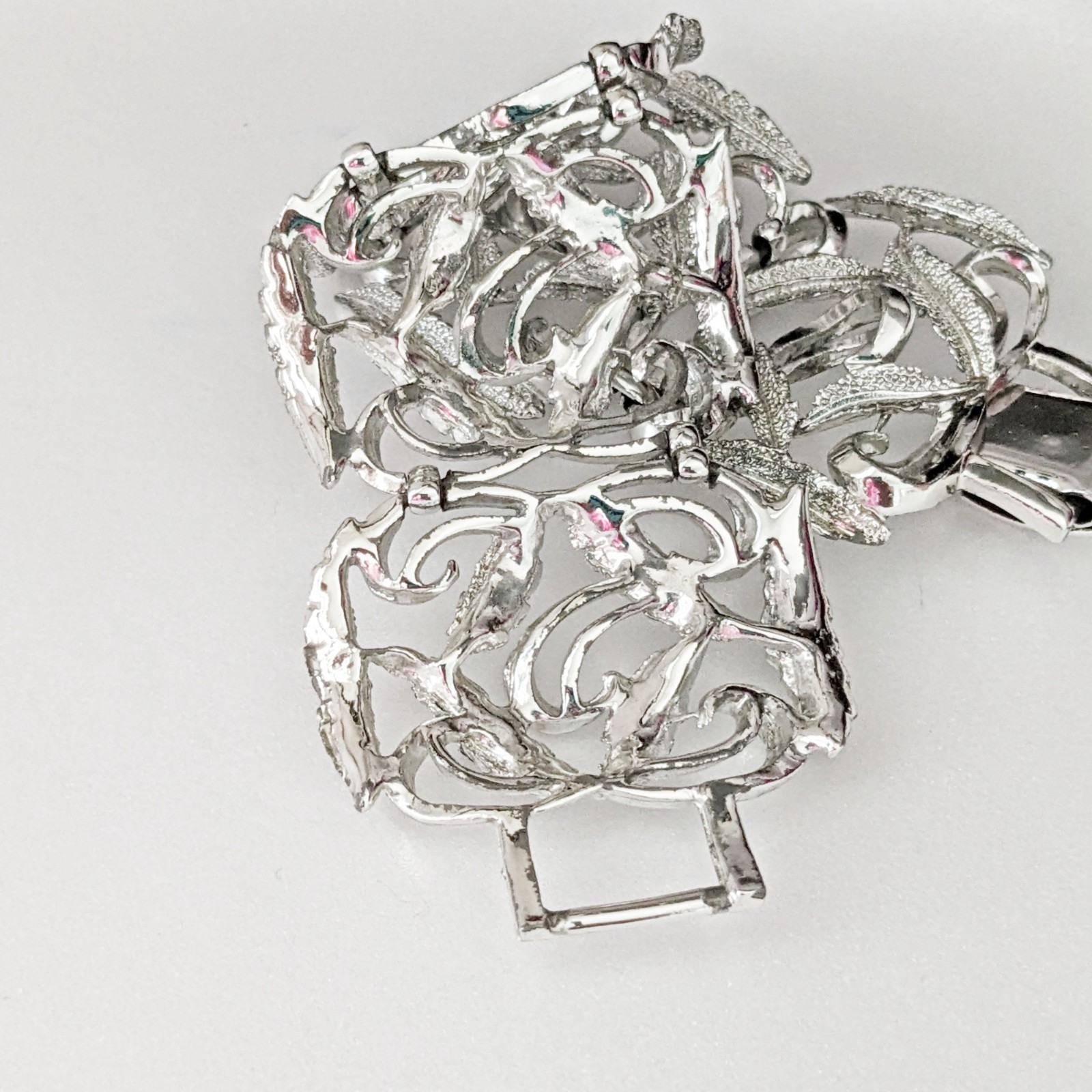 Bracelet silvertone openwork leafy cuff size 6.5 - image 5