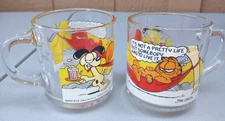 VINTAGE GARFIELD & ODIE 1978 COLLECTIBLE DRINKING GLASS MUG - SET of 2 McDonalds