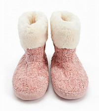 Women s Pink Cable Knit Faux Fur Lined Bootie Slippers Slip On Size 6.5
