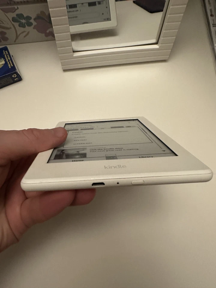 Kindle 6" E-Reader 8th Generation (2016) Wi-Fi WHITE Non-Backlit - Excellent! - Image 4 of 4