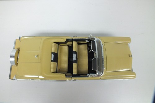 1957 Mercury Turnpike Cruiser Convertible Road Signature 1:18 Die Cast - Picture 5 of 10