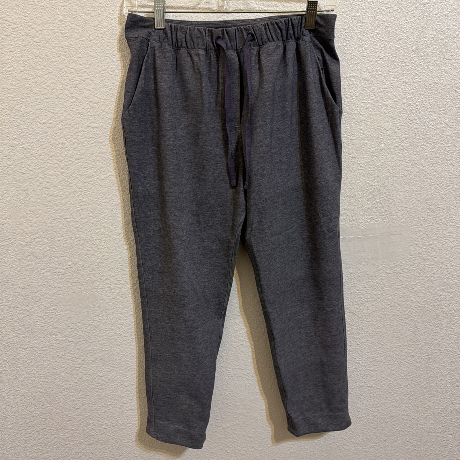 Lululemon Womens on the fly Luxtreme Travel Joggers Strech  Pants Comfy Size 6