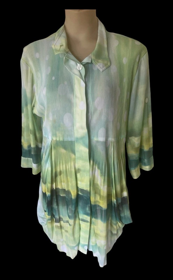 *Lindi* Long Tunic Top --Green --Pleated-- Button Up --Stretch--Pockets--Sz M