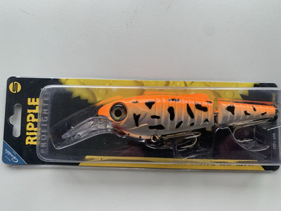 SPRO Ripple Profighter 14,5 cm 42 Gramm Lauftiefe 2 - 4 Meter jointed Wobbler
