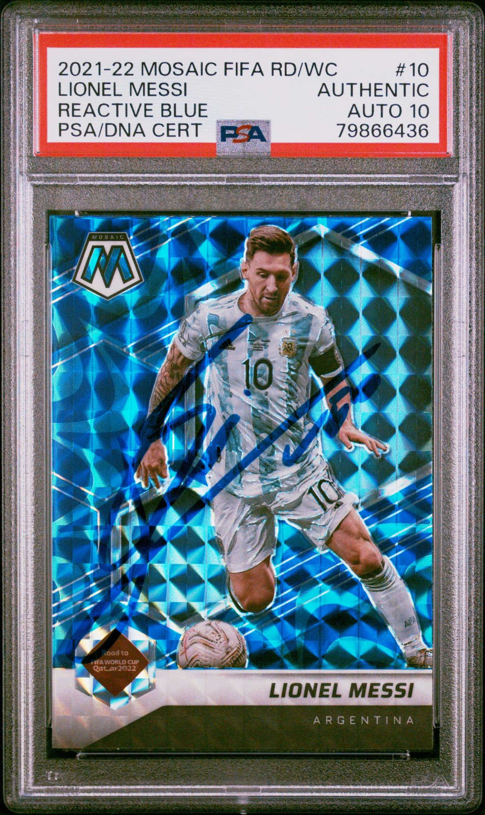 2021-22 Panini Mosaic FIFA Reactive Blue Lionel Messi #10 PSA Authentic AUTO 10 view 3