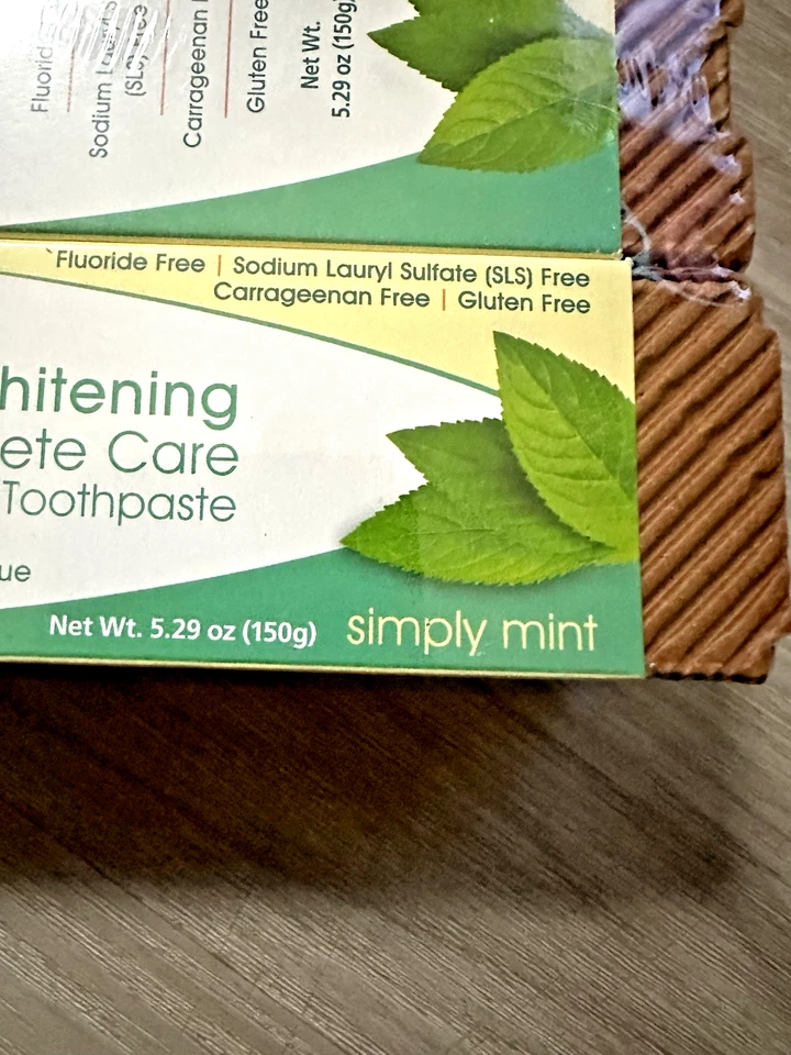 4-Pack Himalaya Botanique Whitening Complete Care Toothpaste, 5.29 Ounce 03/2026 - Image 2 of 4