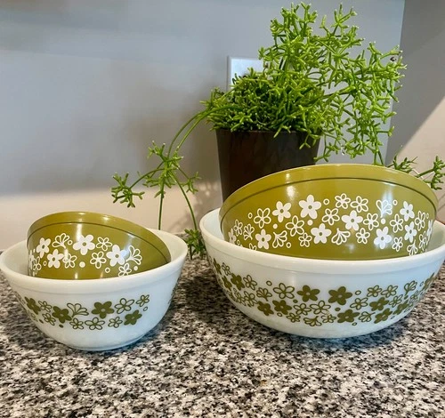 Set of 4 VTG Pyrex Crazy Daisy Spring Blossom Nesting Mixing Bowls Green & White