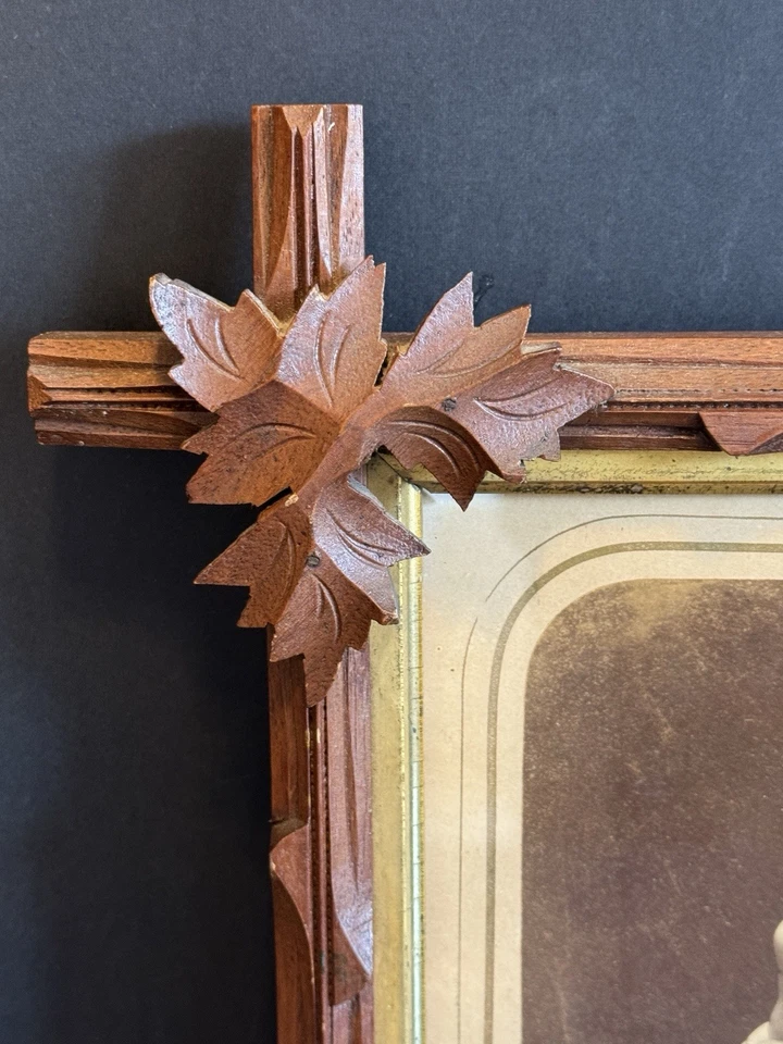 Marco cruzado de madera antiguo hojas borde dorado Selva Negra Adirondack victoriano Foto 2 de 4