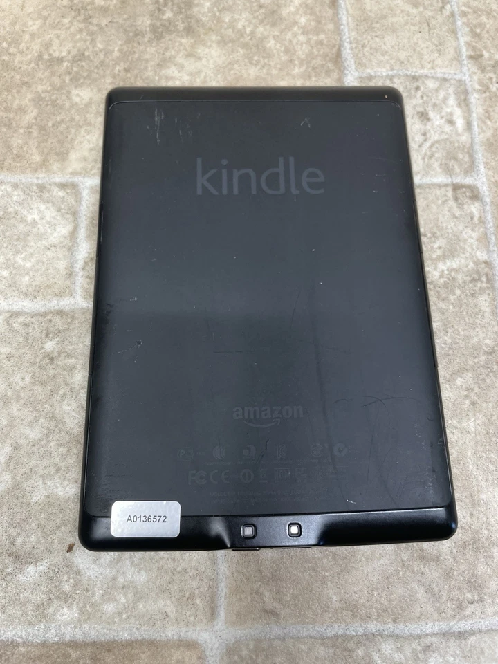 Amazon Kindle Touch 4th Generation D01200 4GB Wi-Fi 6-inch E-Reader - Image 4 of 4