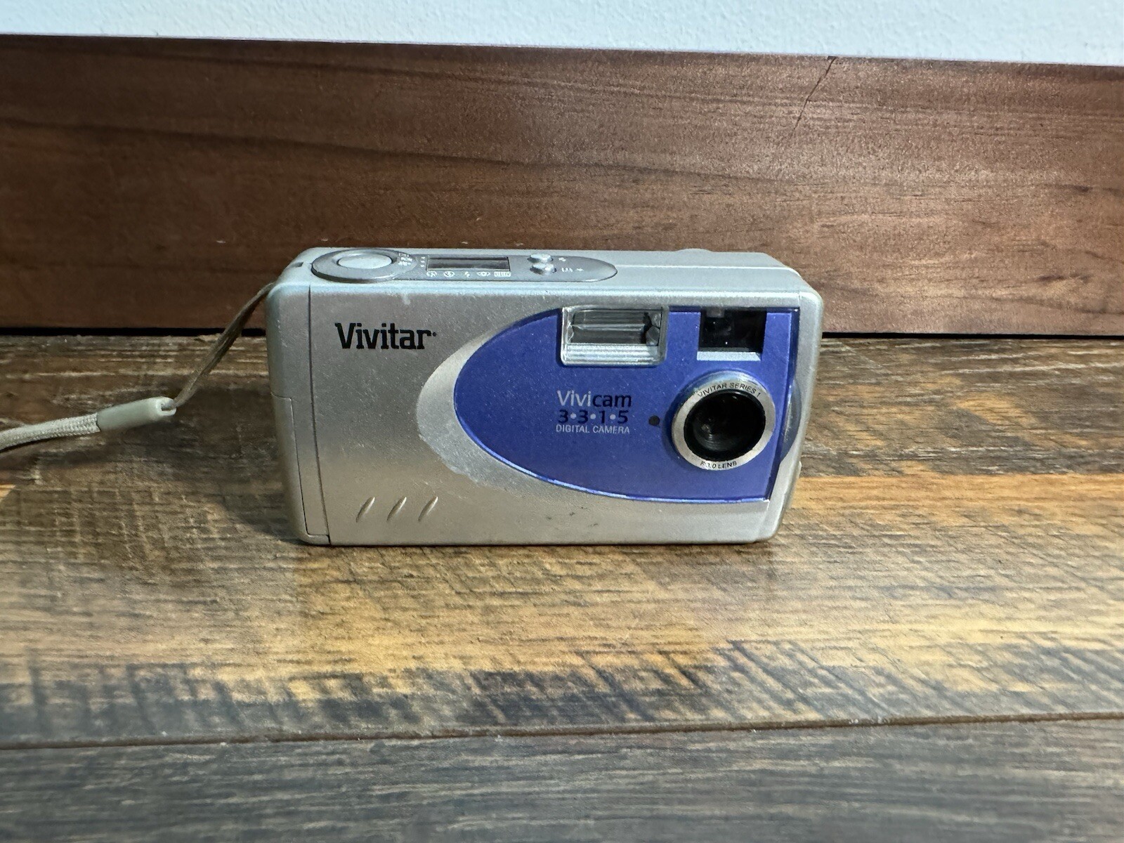 Vivitar ViviCam 3315 Digital Camera Silver Blue Series 9 Untested See Descript!