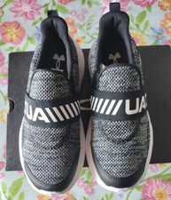 Under Armour Unisex-Child Pre School Surge 3 Slip - Size 1Y Kids