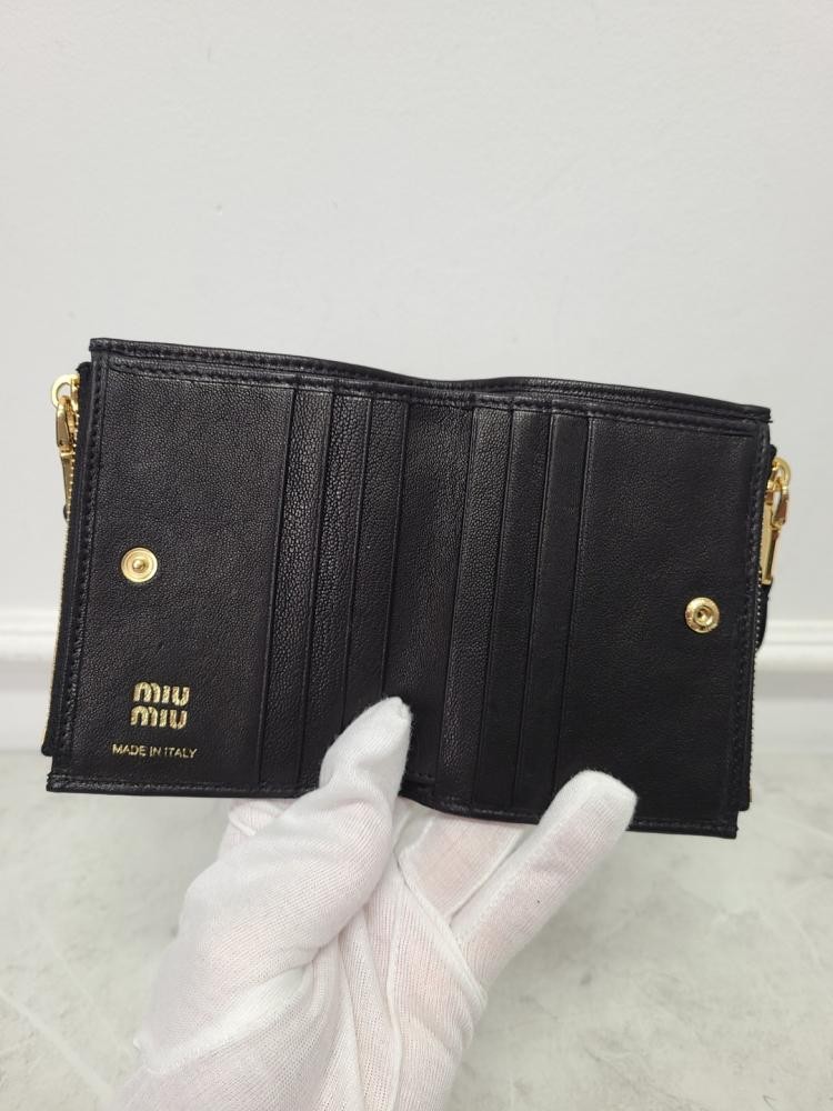 小物 miumiu emblems lether wallet black 18537713_41221869_600.jpg