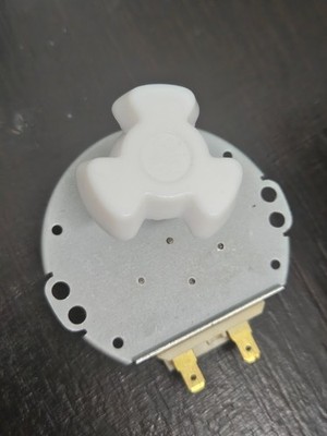 6549W15013H LG MICROWAVE TURNABLE MOTOR WITH COUPLER