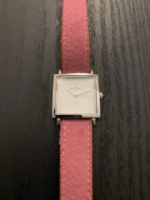 Skagen Denmark N476SSLP Women s Silver Tone Case Pink Leather Strap Watch