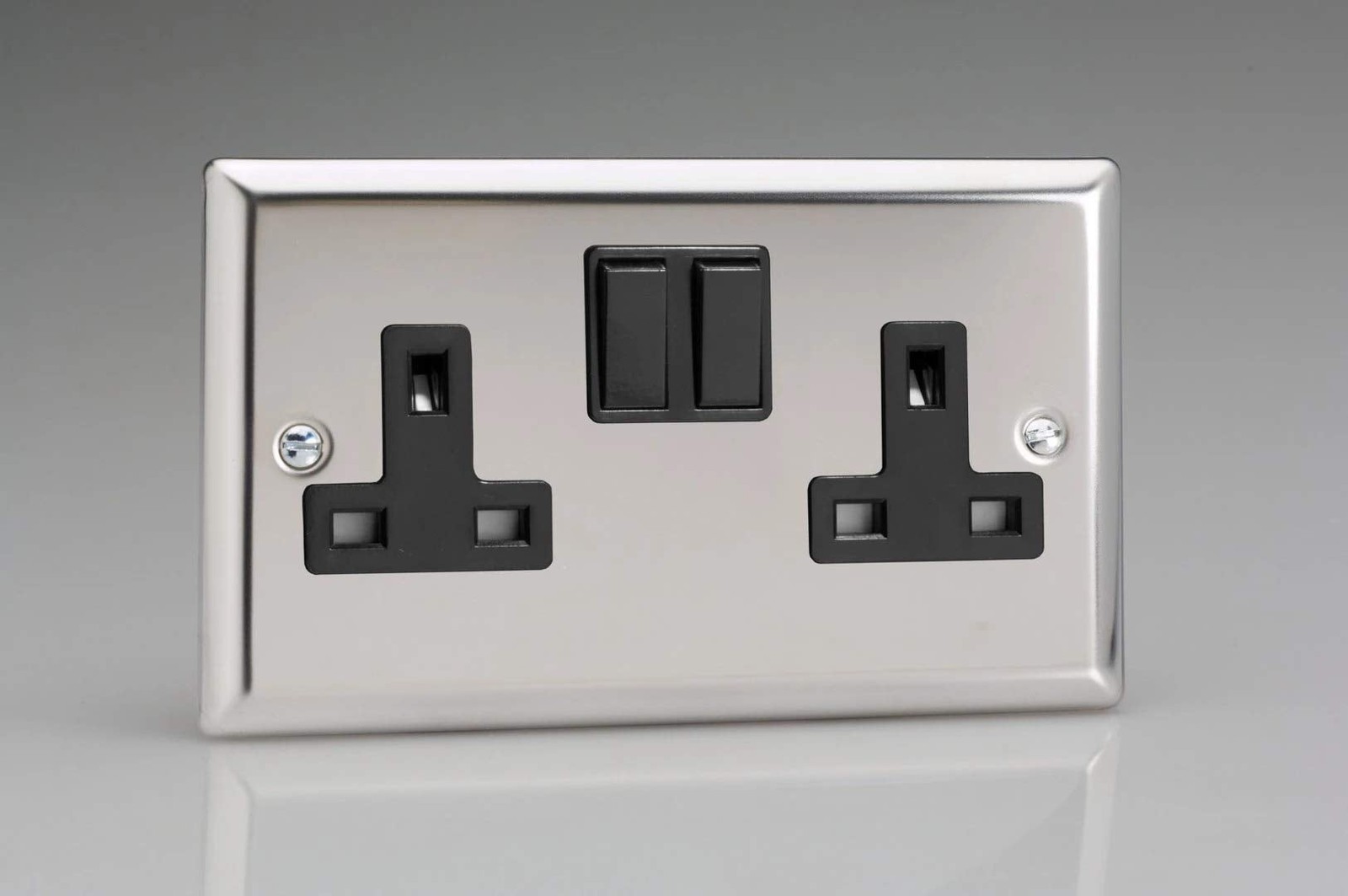 Varilight 2-Gang 13 Amp Double Switched Socket Chrome XC5B