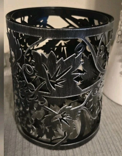 Lote 2 capas de velas perfumadas de metal aposentado videira toscana e pássaro folclórico  - Imagem 4 de 4