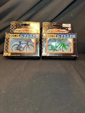 Motor Max City Cycle Mini Bicycle Lot Green & Blue Diecast-Style Bikes Carded