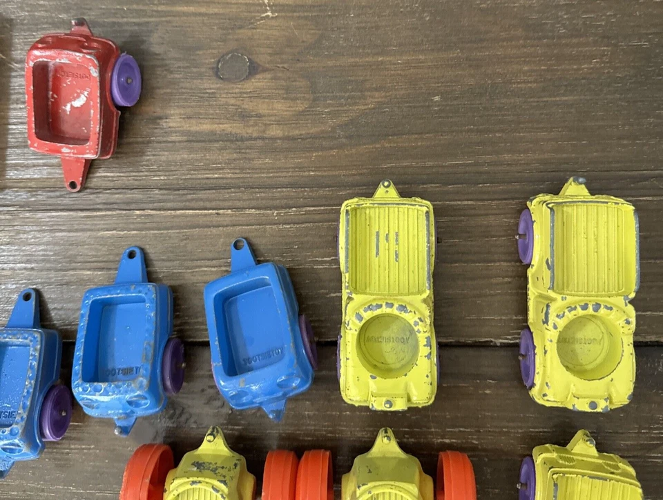 Tootsie Toy Diecast Lot of 16 Misc Tractor Cart Other 1960's Vintage - Image 4 of 4