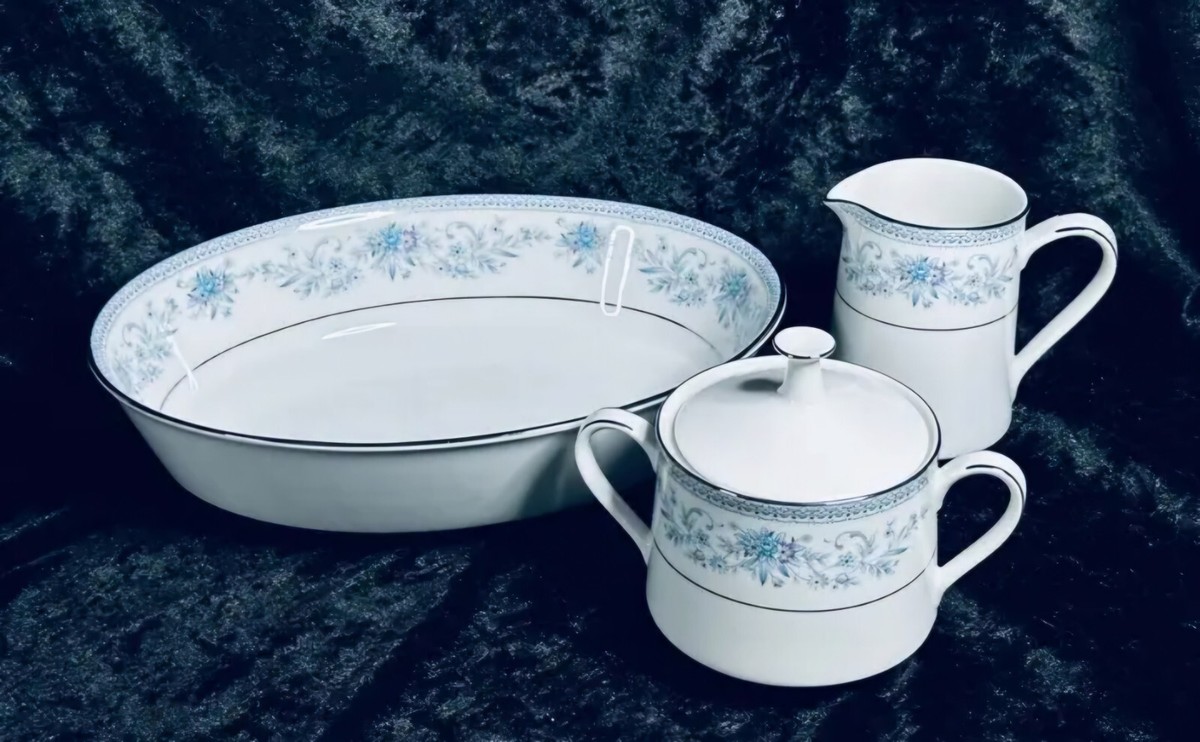 Beautiful Noritake Blue Hill Dinnerware Set Of 12 Settings Beautiful Noritake Blue Hill Dinnerware Set Of 12 Settings
