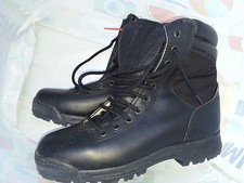 Chaussure d'intervention de type agent de sécurité en pointure 39 - NEUVE