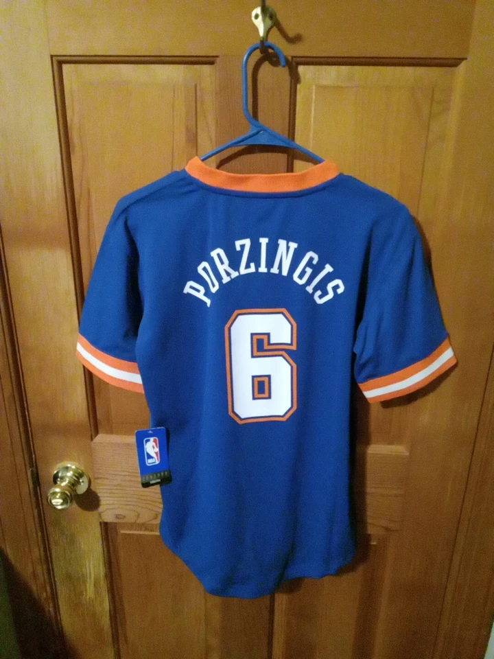 Camiseta Kristaps Porzingis #6 New York Knicks NBA Juvenil Grande 14/16 Nueva Tiene Etiquetas Foto 2 de 4