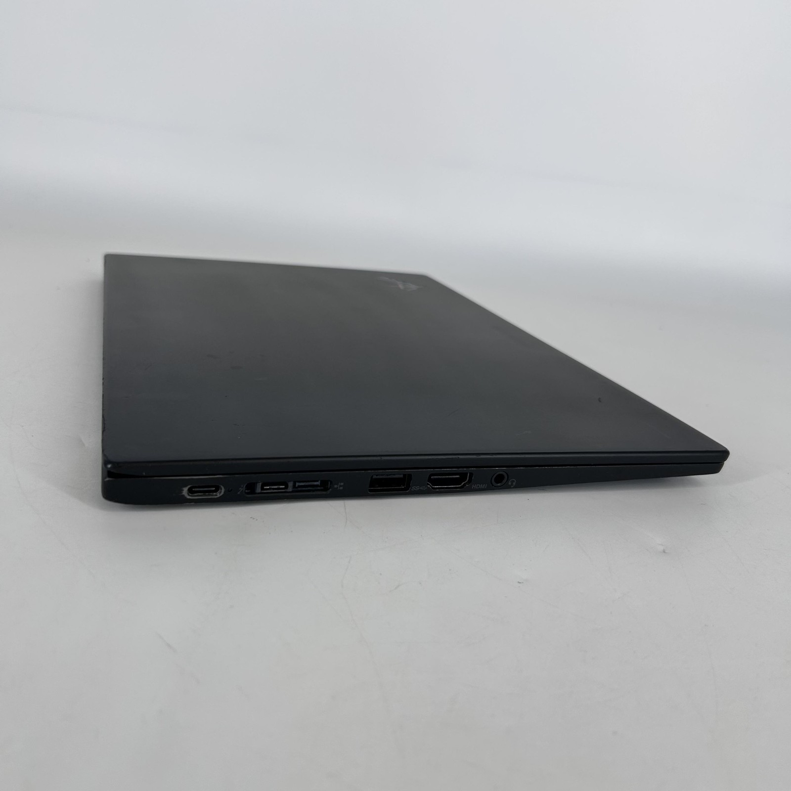 Lenovo ThinkPad X1 Carbon 8th Gen, 14-Inch Laptop, with Intel Core i5 10th Gen., 512 GB SSD (Solid State Drive), Windows 11 Pro