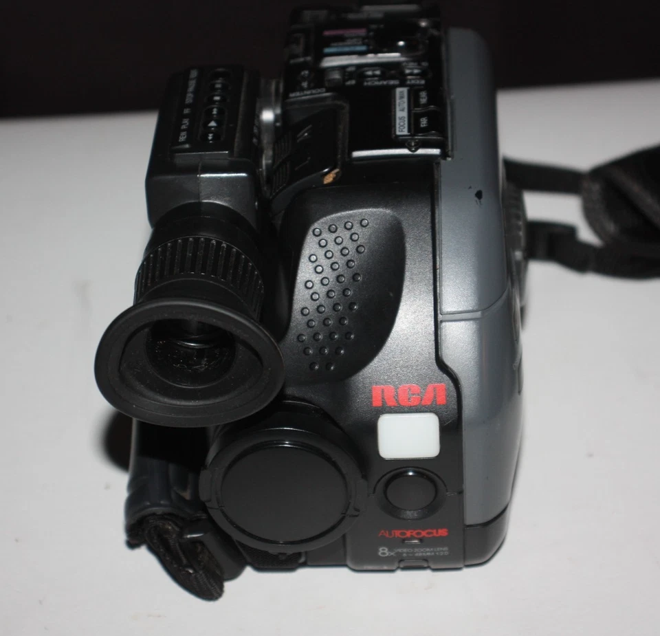 RCA Small Wonder VHS-C Camcorder Model CC187 Vintage 1992 - Powers On READ - Image 3 of 4