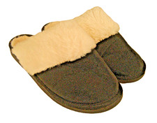 Womens NWOT BOC Born Black/White Fuzzy Slippers sz Sm