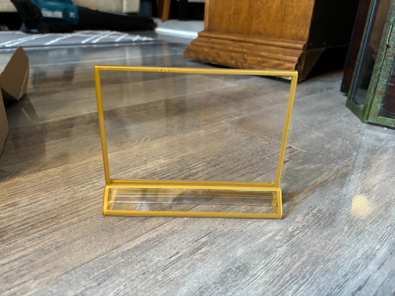 2 Piece T-Shaped Acrylic Sign Holder (6 Pack- 6.25in x 5 In)