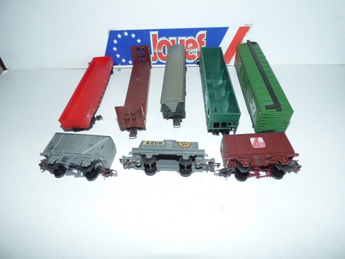 3 Wagons Jep Tomberaux et guerite echelle O Bon état